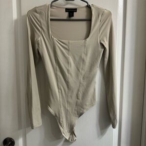 House of Harlow cream/gray bodysuit